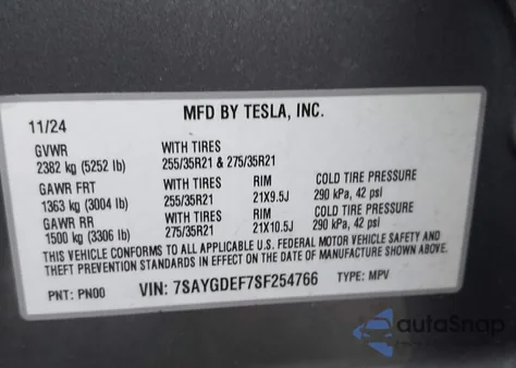 2025 Tesla Model Y Performance Dual Motor All-Wheel Drive z USA, uszkodzony, nr VIN 7SAYGDEF7SF254766